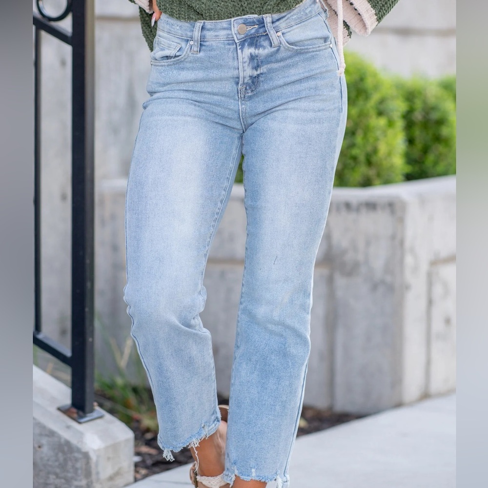 NWOT Risen Relaxed Straight Leg Crop Jeans